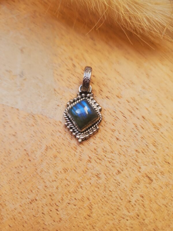 Pendentif labradorite carré