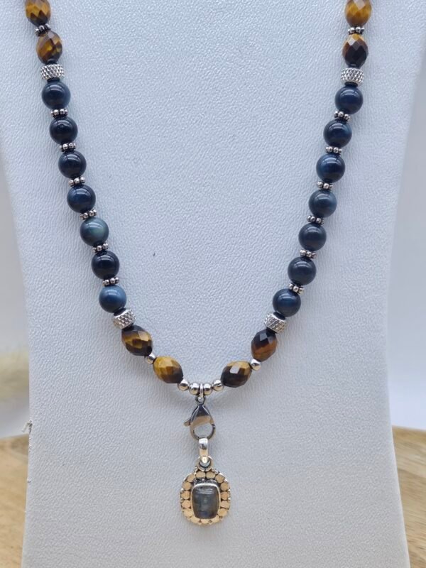 Collier long œil de faucon