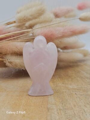 Ange en quartz rose