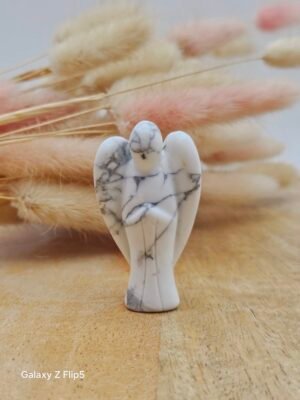 Ange howlite blanche