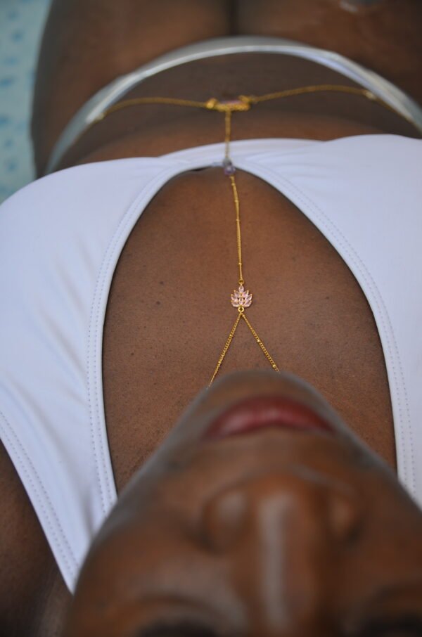 Body chain agate